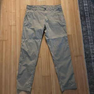 Lululemon Commission Pant Classic Warpstreme Stretch Men’s Size 33 X 31 Sand
